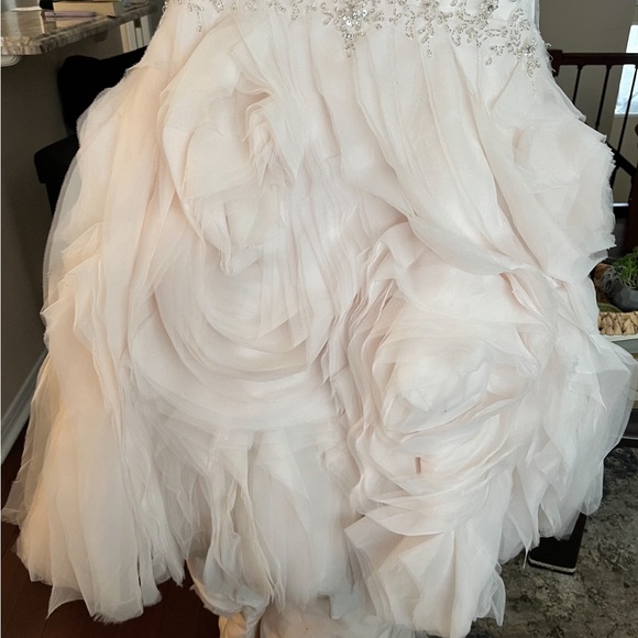 Wedding Dress - Picture 5 of 7